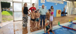 Antonio Bonilla pone en valor el excelente desempeño de los monitores de la Piscina Municipal de Vícar