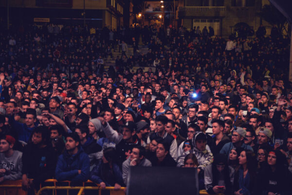 @cromeo._ volveremos a ser miles, juntos. Público